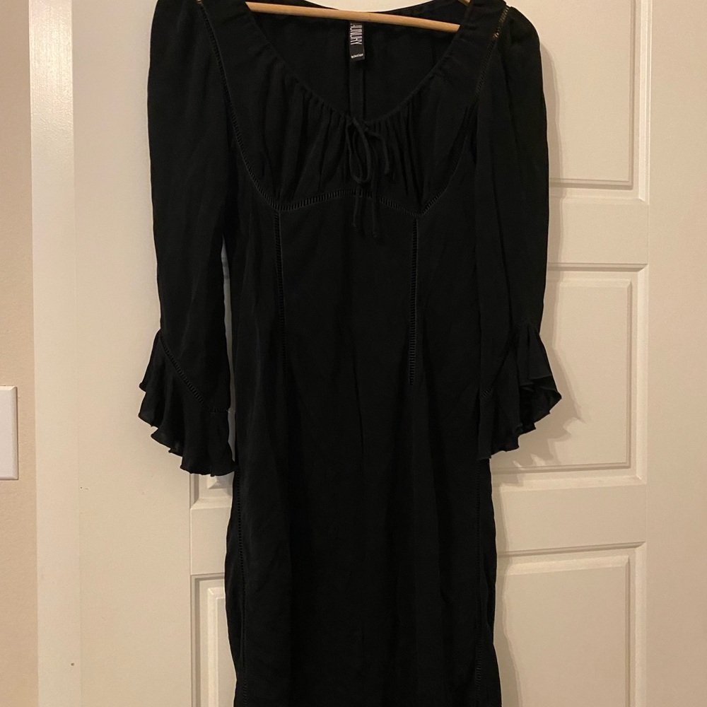 Laundry by Shelli Segal vintage Size Small black dress with eyelet detail